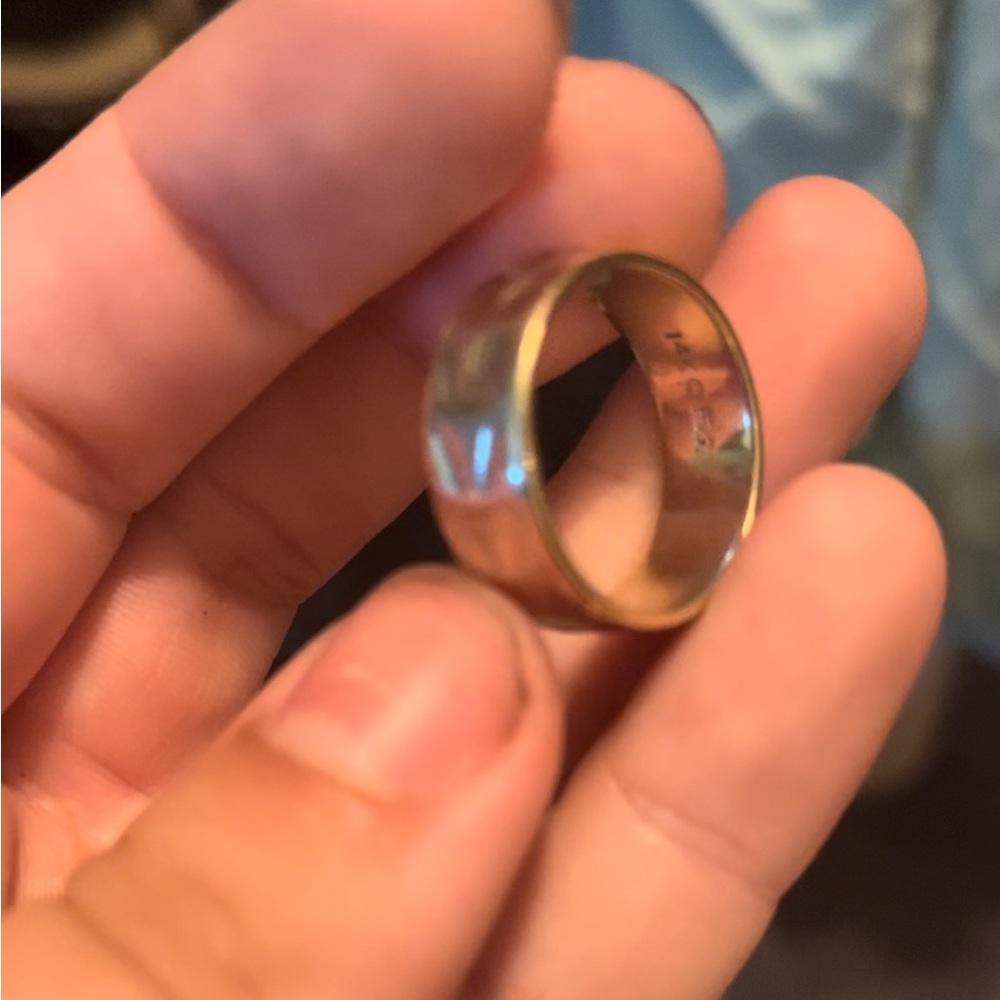 14k gold ring, beautiful markings, wedding band